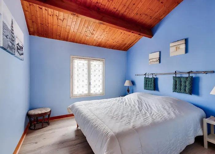 Hébergement de vacances - 450m De La