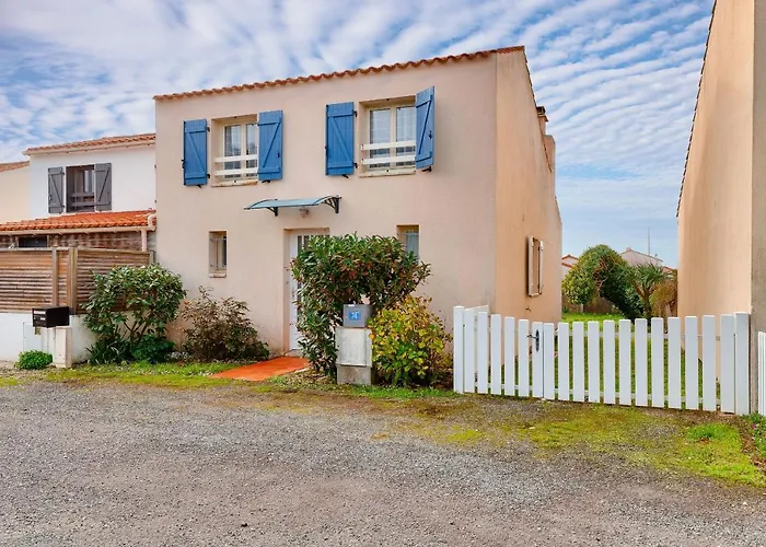 Hébergement de vacances - 450m De La